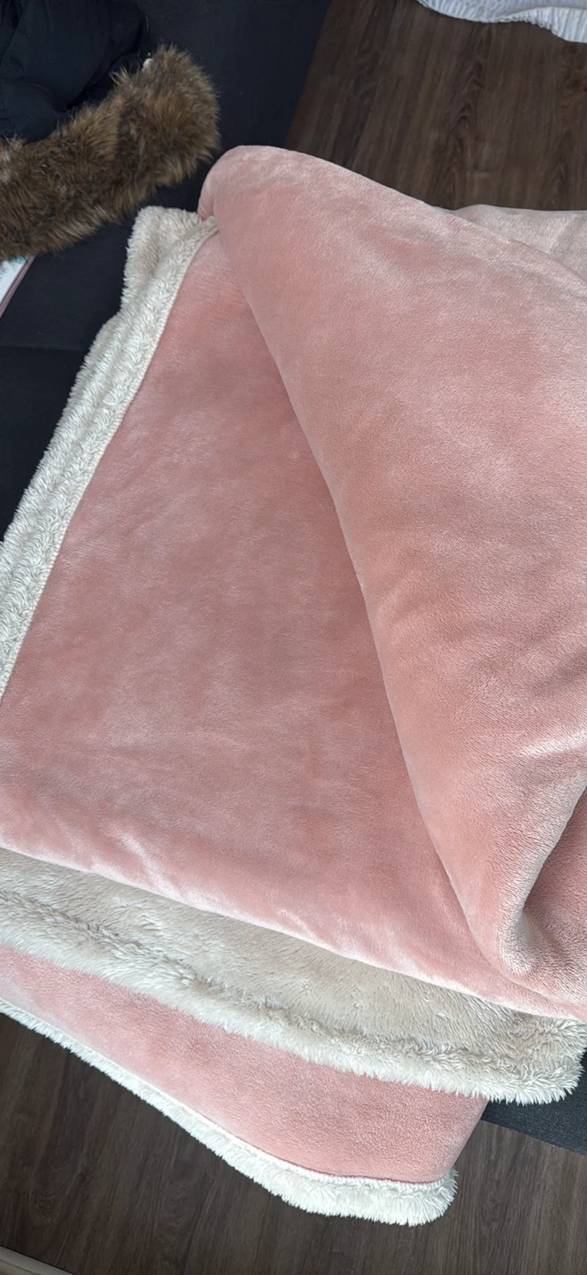 Premium quality-Pink Sherpa Queen Blanket - photo 2