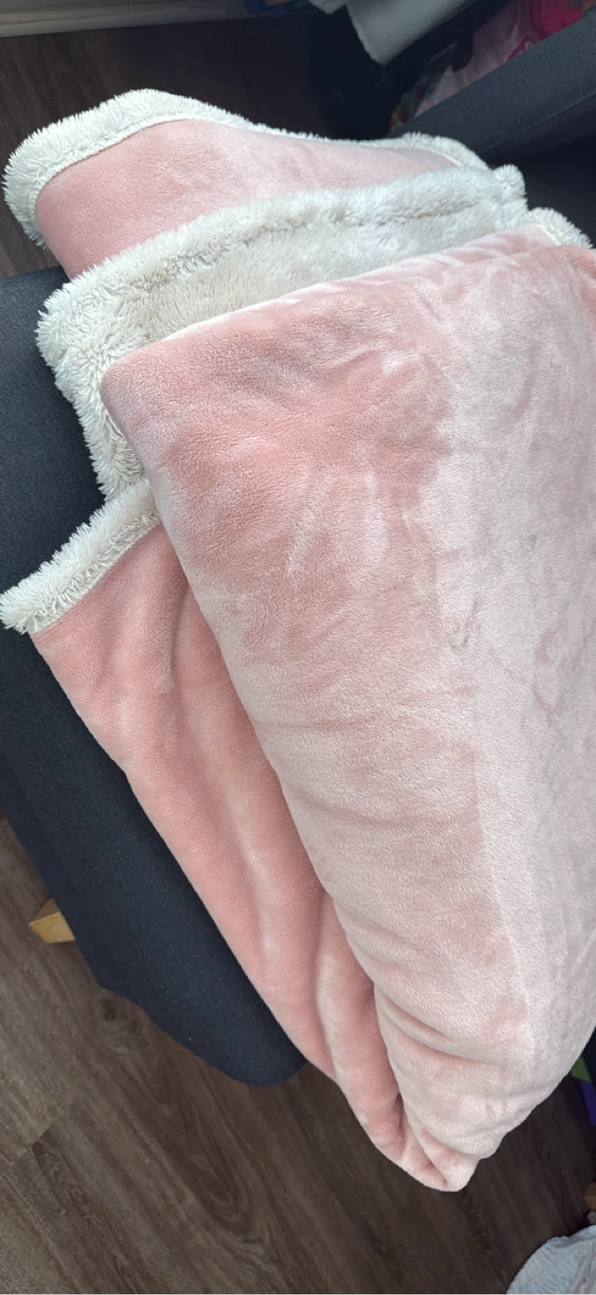 Premium quality-Pink Sherpa Queen Blanket - photo 3
