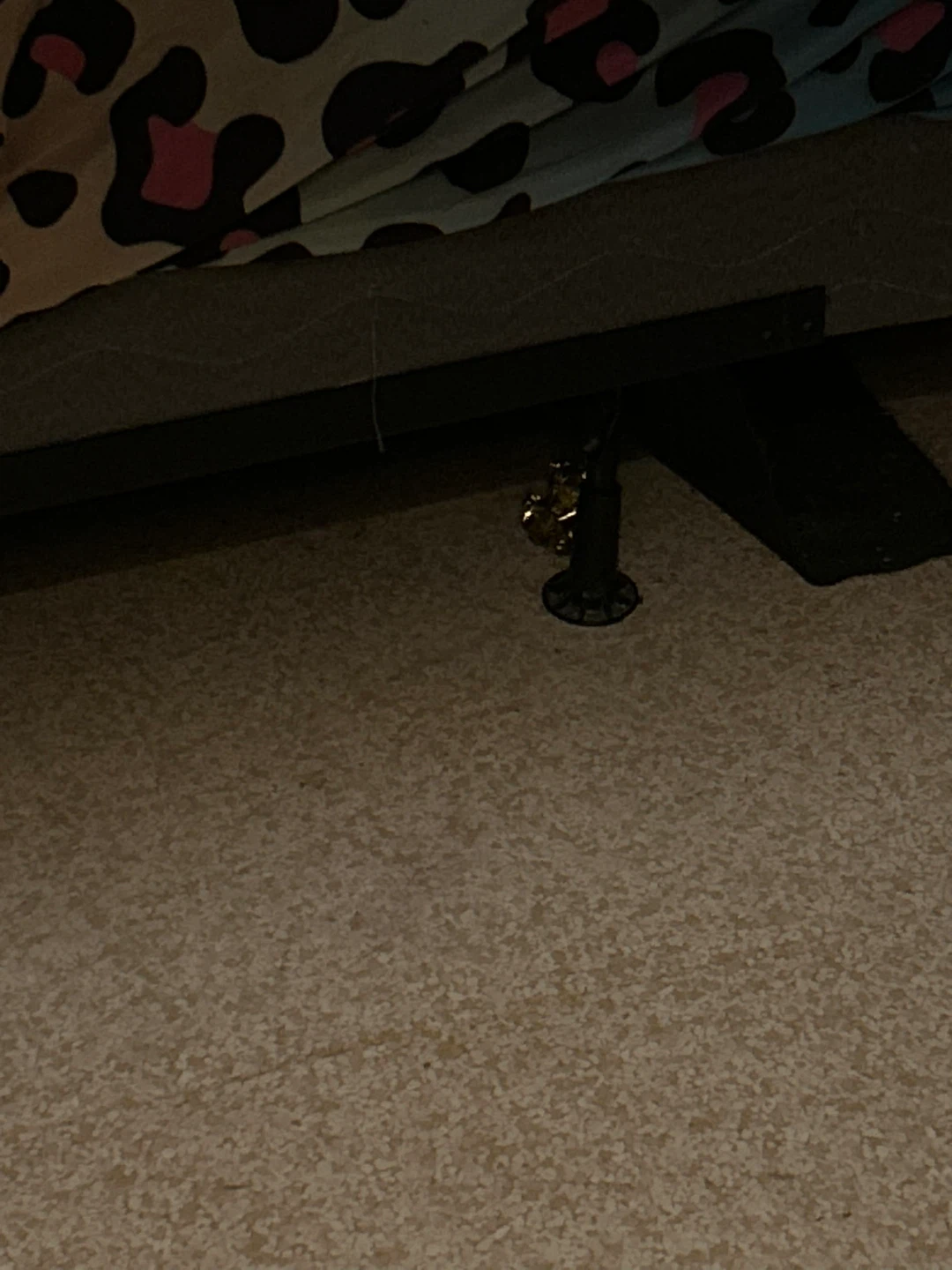 Adjustable Metal Bed Frame 4 legs - photo 3