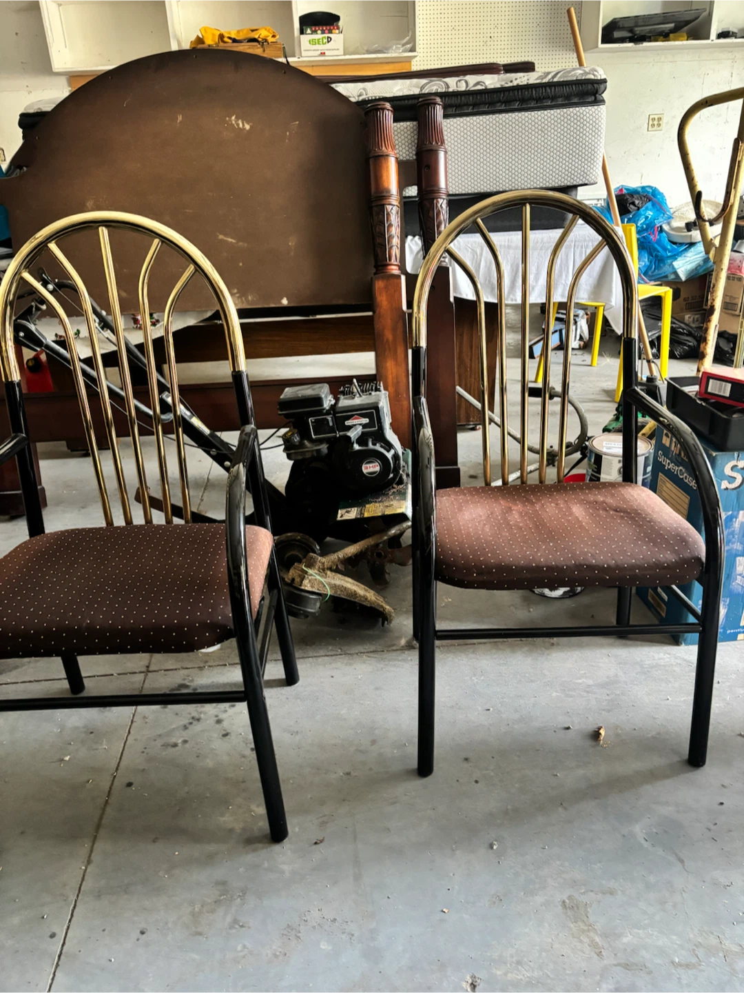 Vintage Style Dining Chairs and Glass Coffee Table - photo 3