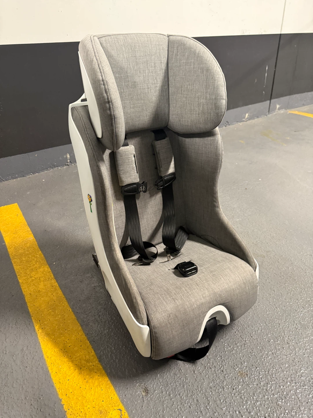 Clek Fllo Convertible Car Seat