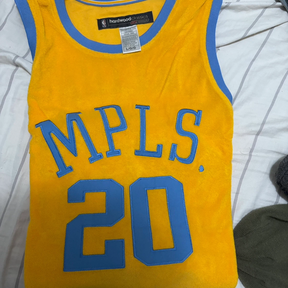 Two NBA Hardwood Classics Towel Jerseys - photo 4