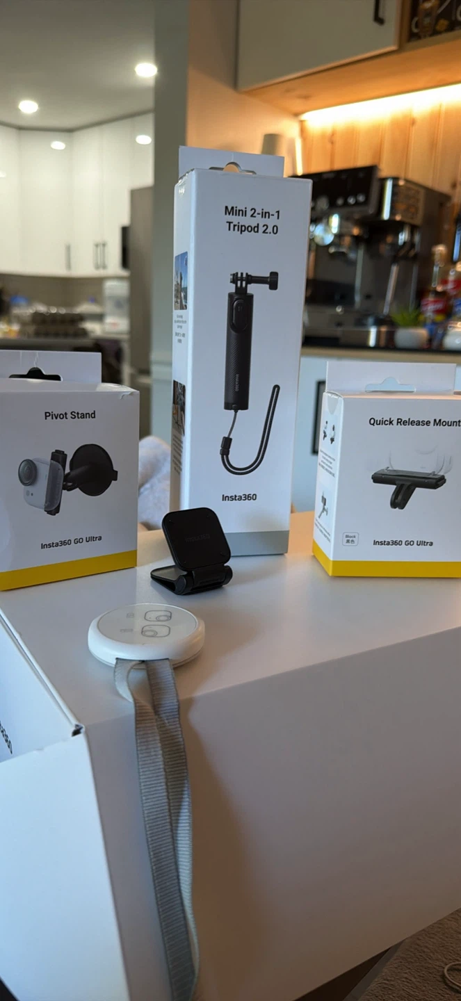 Insta 360 Go Ultra Creator Bundle - photo 2