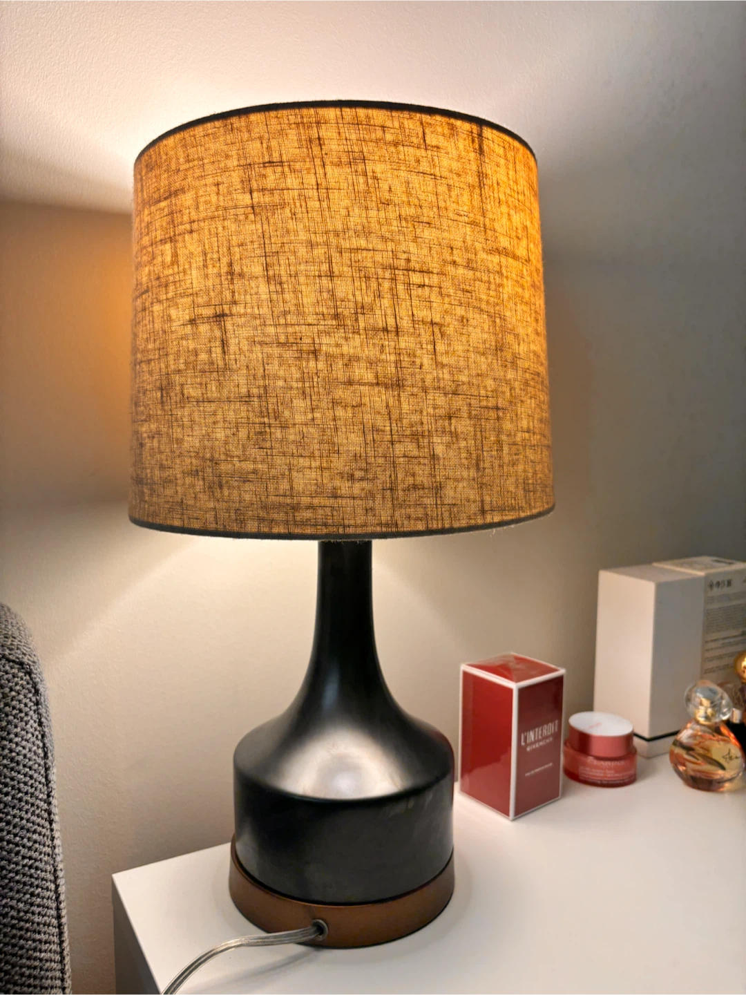 Black and wood bedside lamp - photo 2