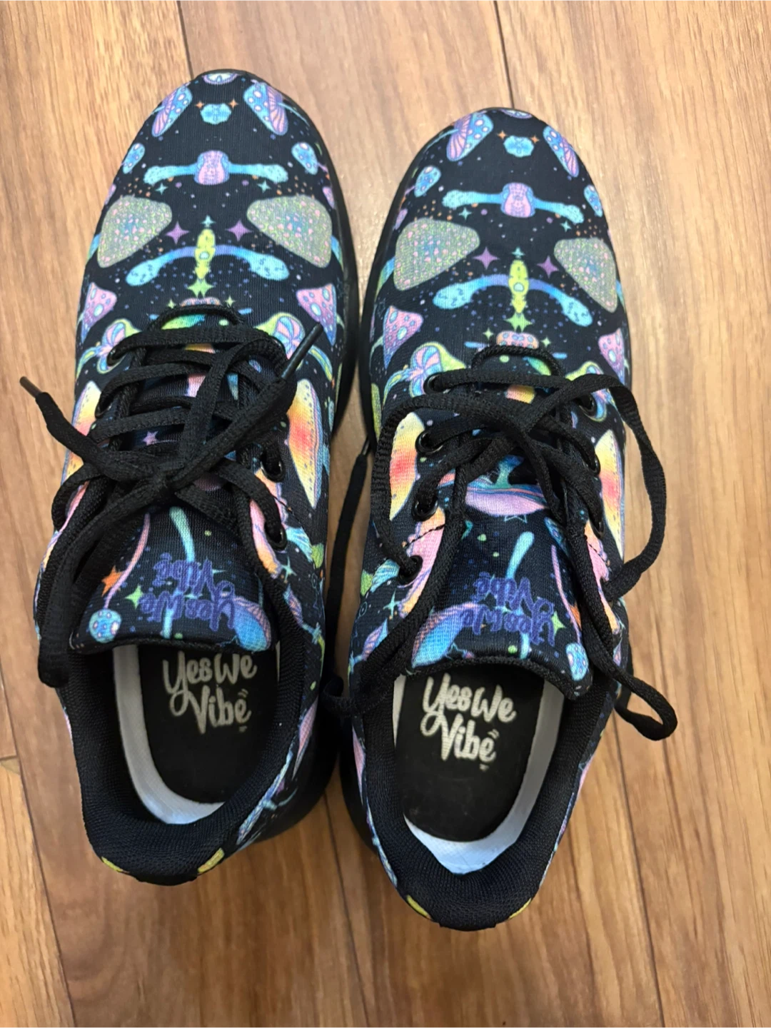 Yes We Vibe Mushroom Print Sneakers Size 6M/8W - photo 2