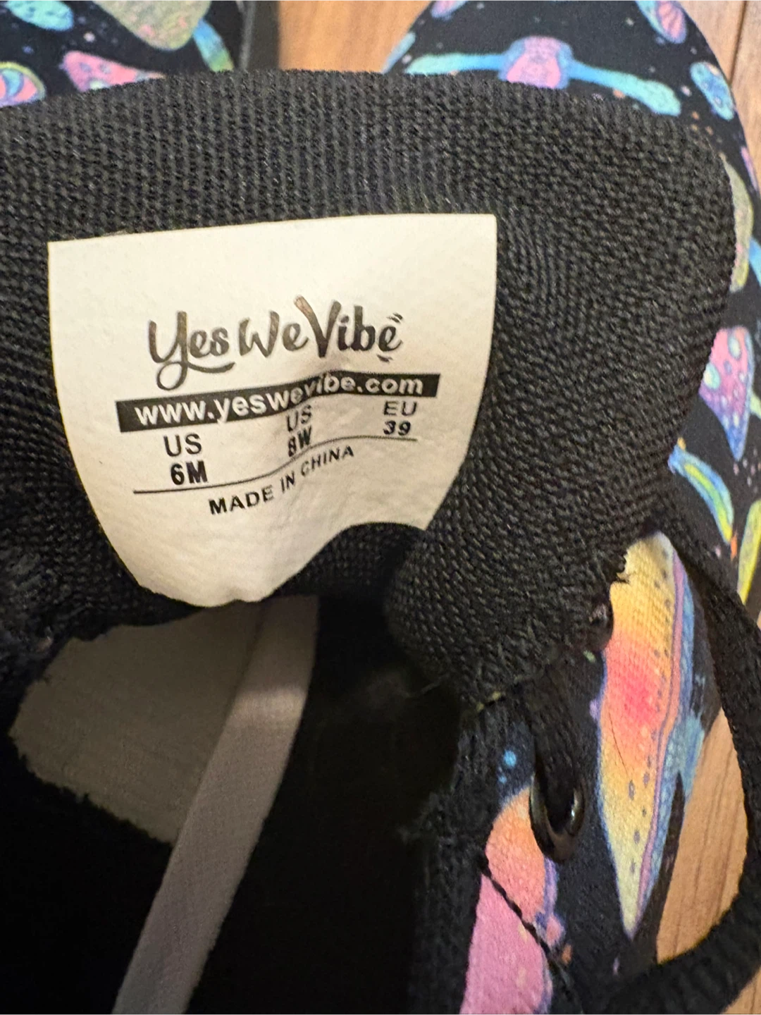 Yes We Vibe Mushroom Print Sneakers Size 6M/8W - photo 3