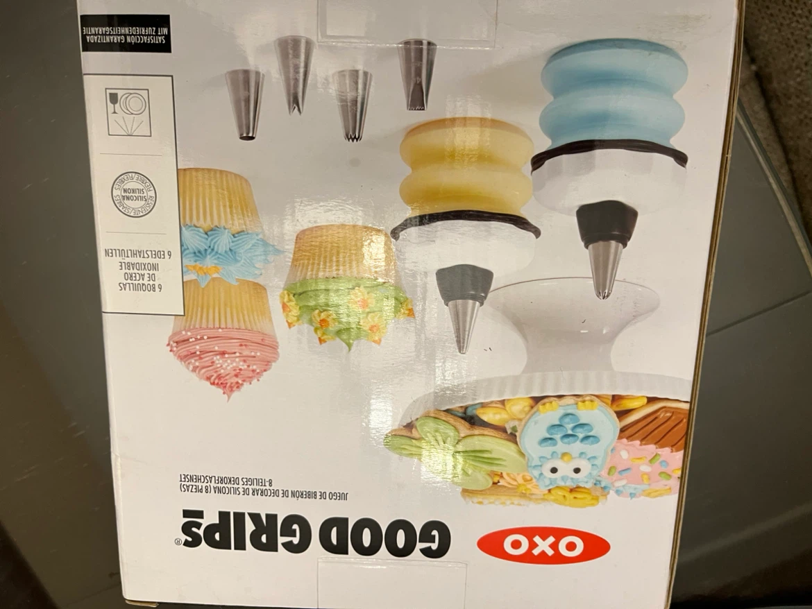 OXO Good Grips 8-Piece Baker's Silicone Decorating Bottle Kit - photo 2