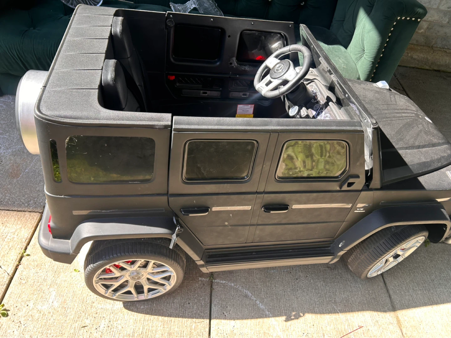 Mercedes-Benz G-Wagon Ride-On Toy Car - photo 3