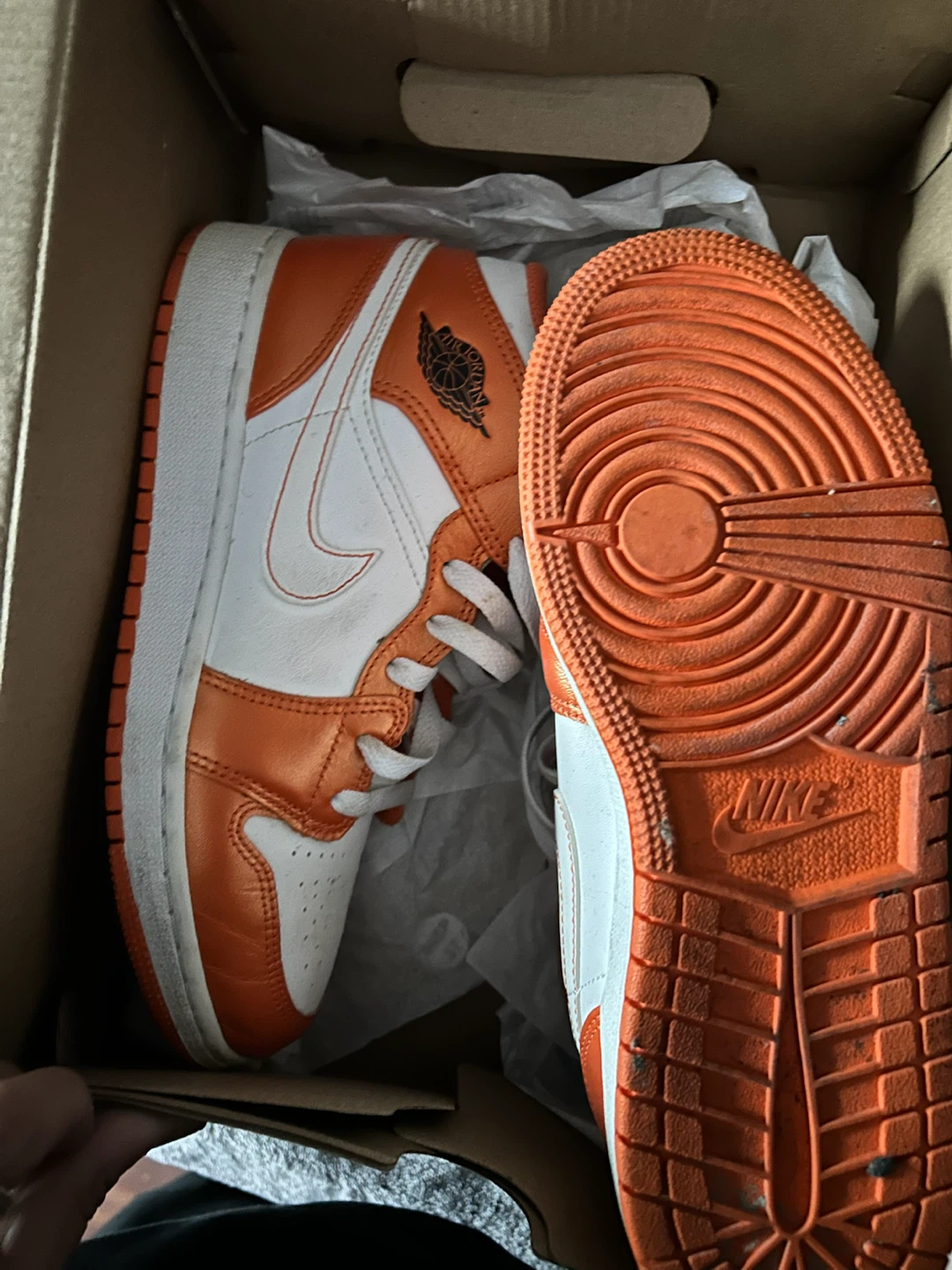 Air Jordan 1 Mid Orange/White - photo 2