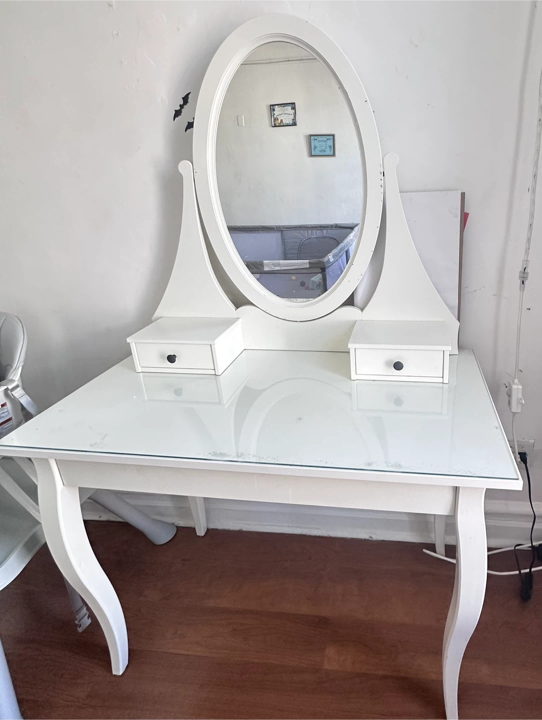 White Vanity Table with Mirror - photo 3