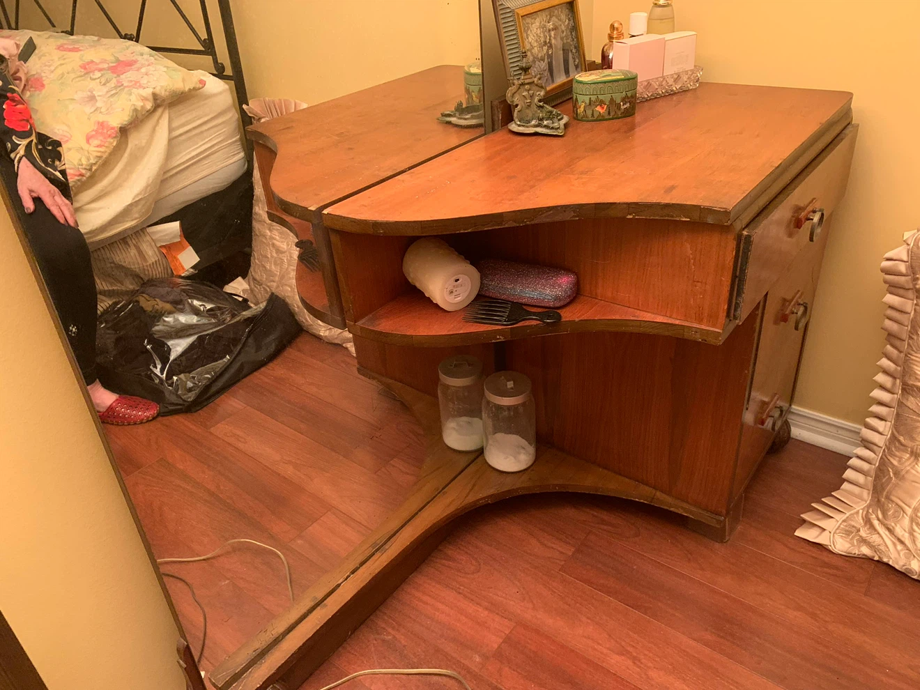 Selling Art Deco Dresser