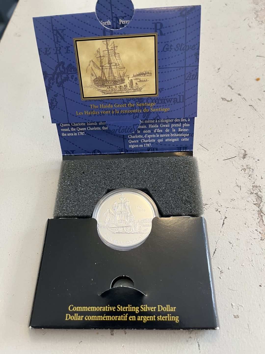 Royal Canadian Mint 1999 Commemorative Silver Dollar - photo 2