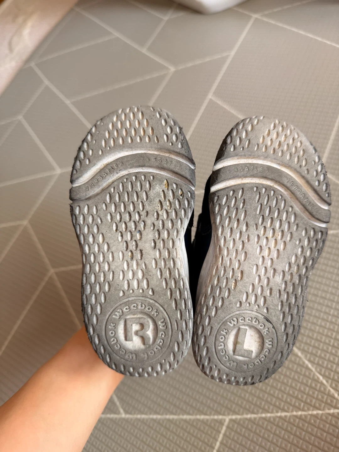 Reebok Weebok Toddler Sneakers Size 6 - photo 4