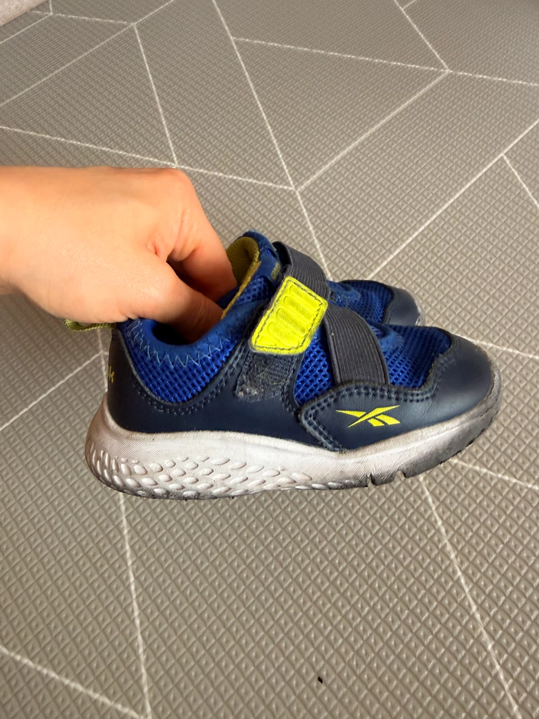 Reebok Weebok Toddler Sneakers Size 6 - photo 5