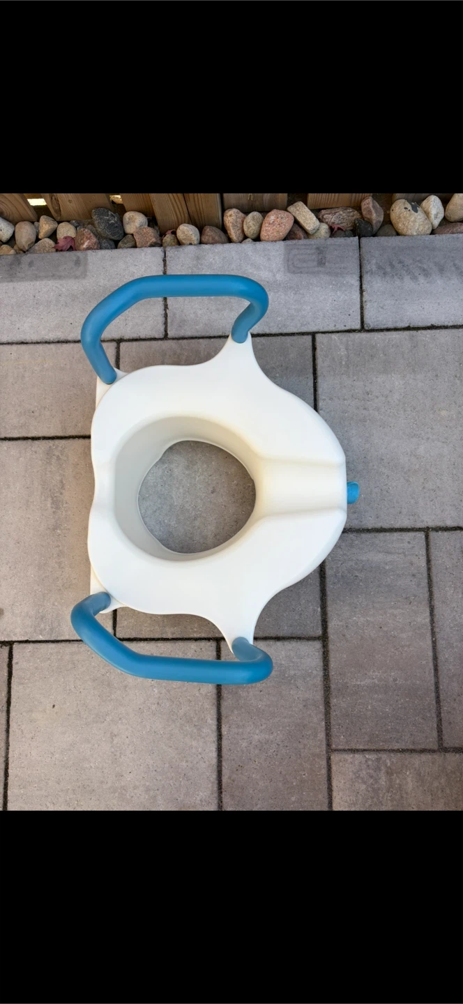 AquaSense 3-in-1 Contoured Raised Toilet Seat - photo 2