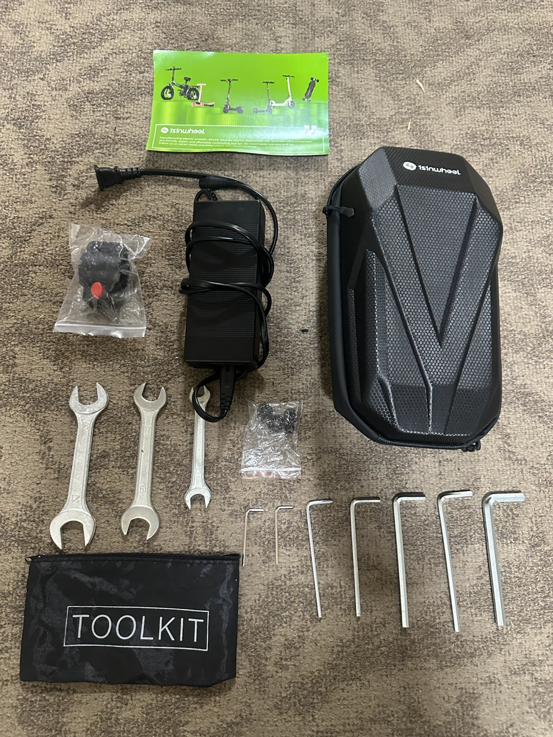 Isinwheel Electric Scooter with Toolkit - photo 3