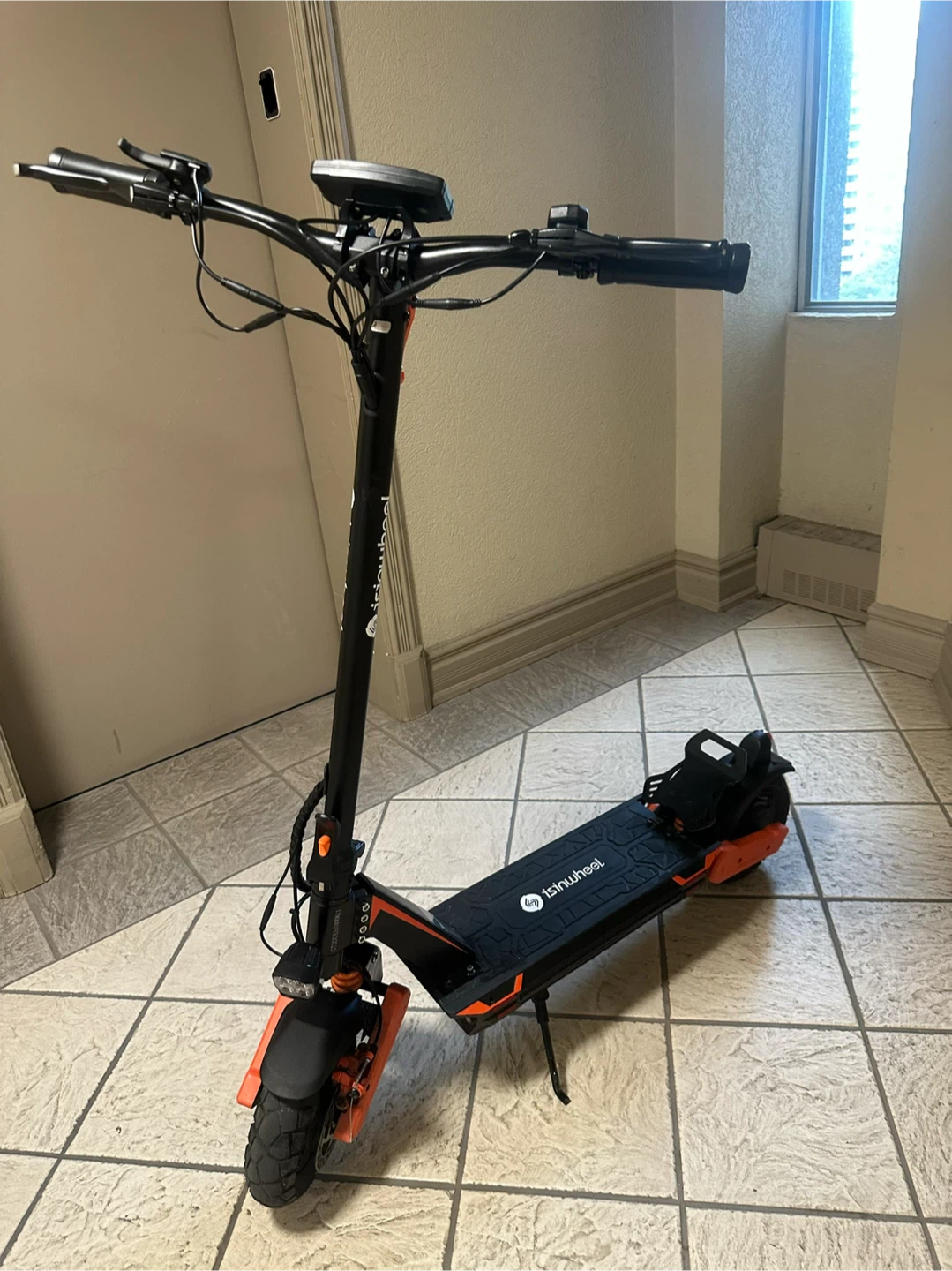 Isinwheel Electric Scooter with Toolkit - photo 4