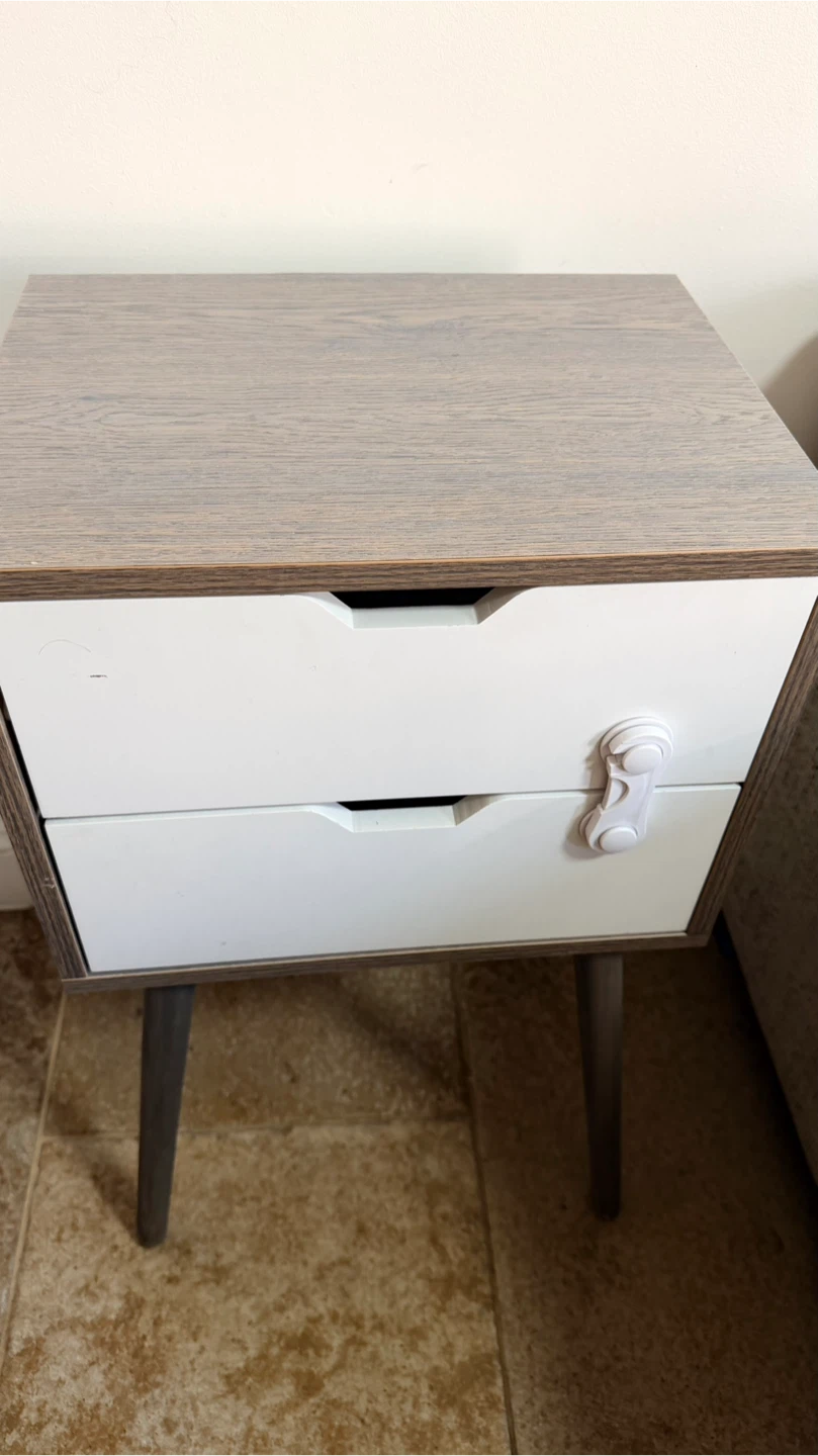 Set of Two Mid-Century Modern Nightstands - photo 2