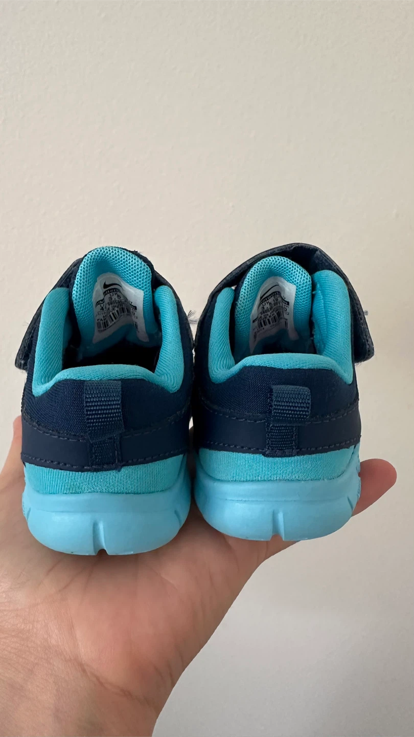 Nike Free toddler running shoes - photo 3