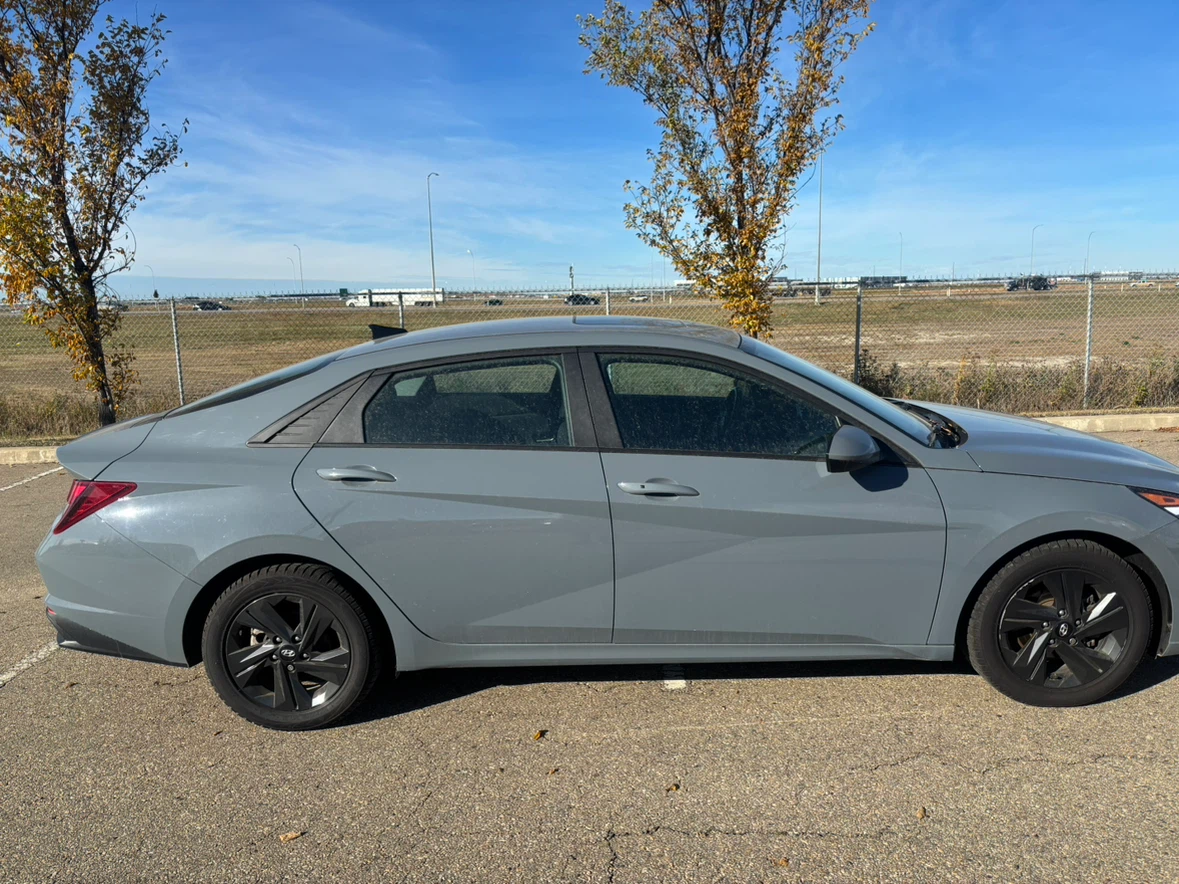 Hyundai Elantra Preferred - photo 2