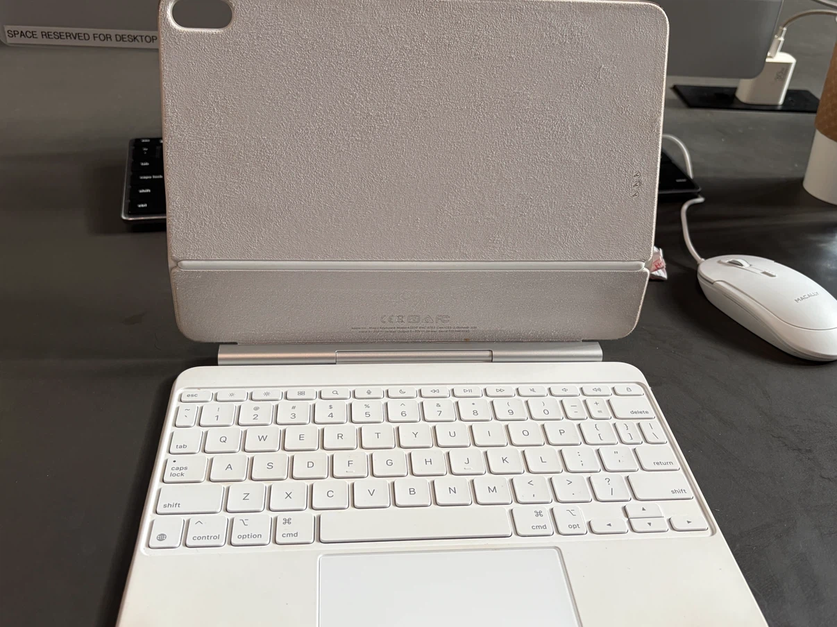 Apple Magic Keyboard for iPad (11 inch)