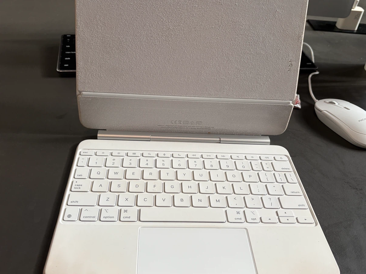 Apple Magic Keyboard for iPad (11 inch) - photo 2