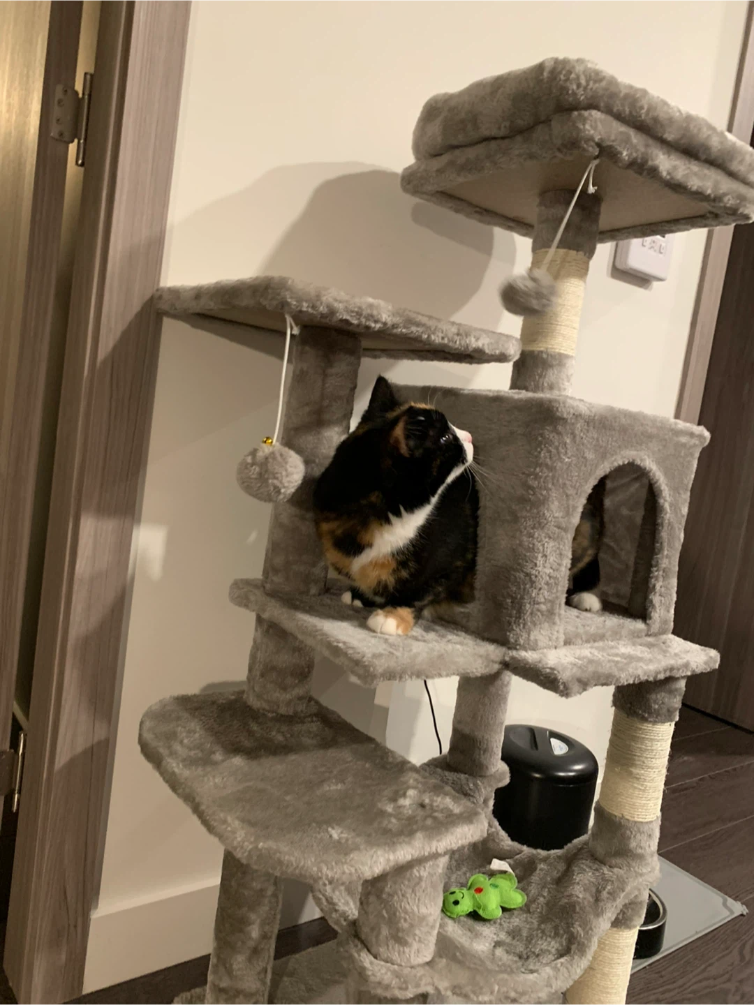 Cat tree (44.1” tall) - photo 3