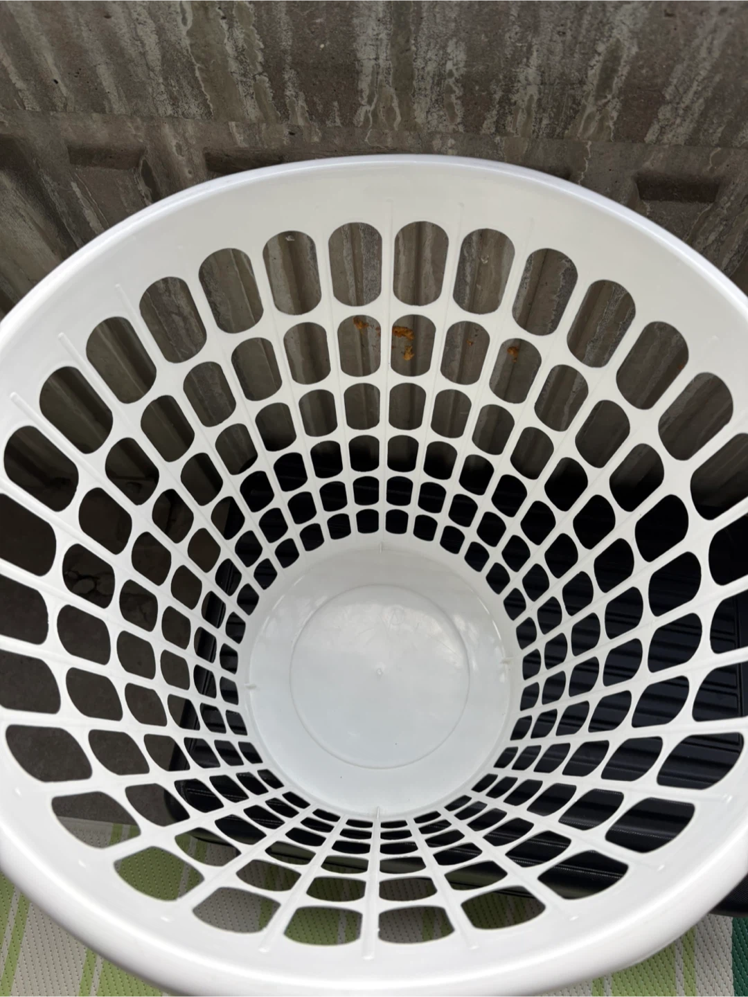 Laundry Hamper - photo 2