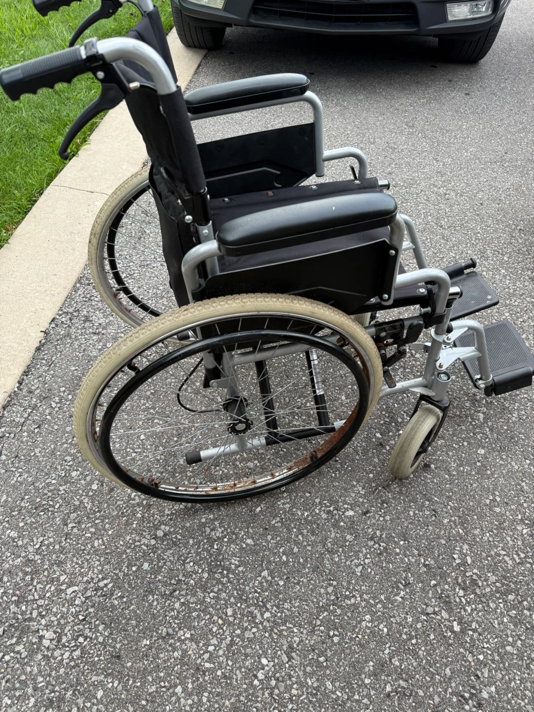 Standard Manual Wheelchair with Removable Footrests - photo 3