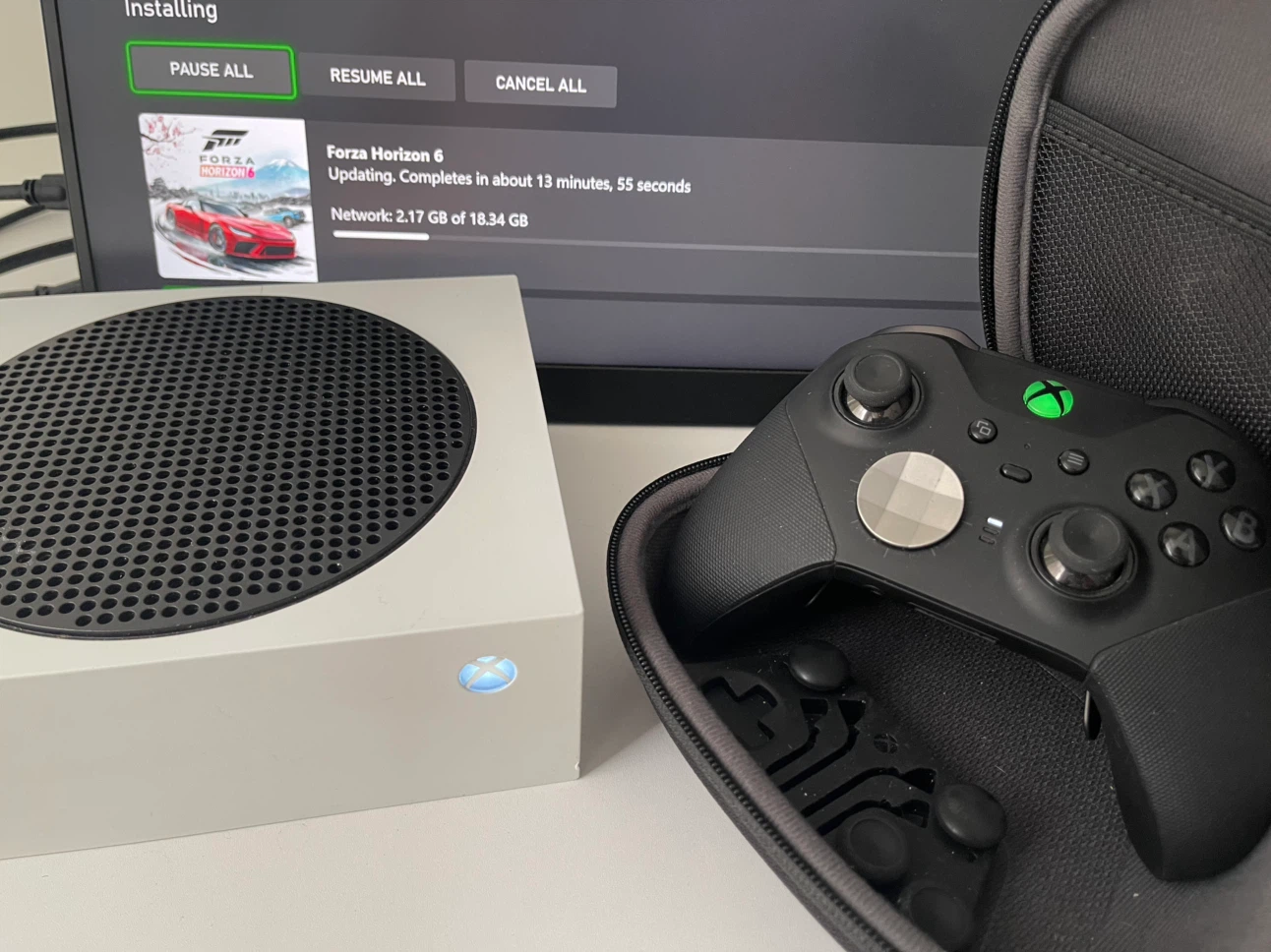 Xbox Series S with Xbox Elite Series 2 Pro Controller - photo 2