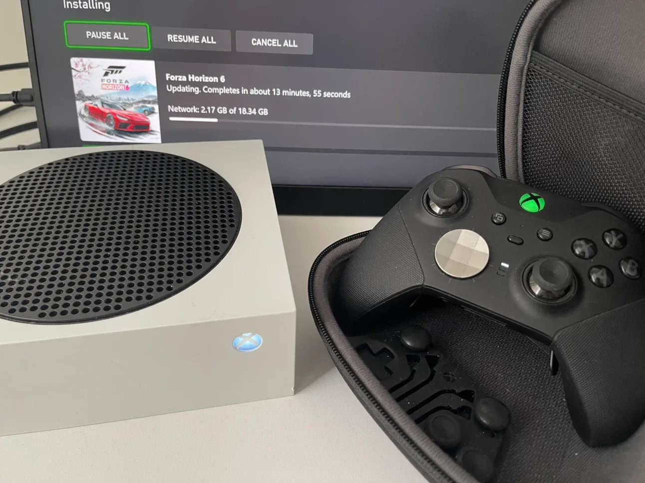 Xbox Series S with Xbox Elite Series 2 Pro Controller - photo 2