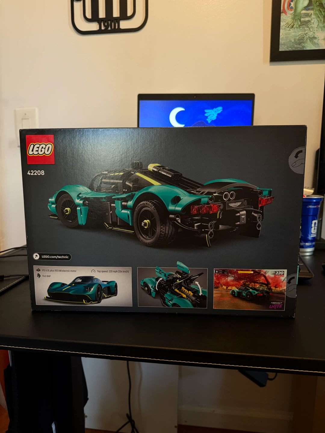LEGO Technic Aston Martin Valkyrie 42208 - photo 2