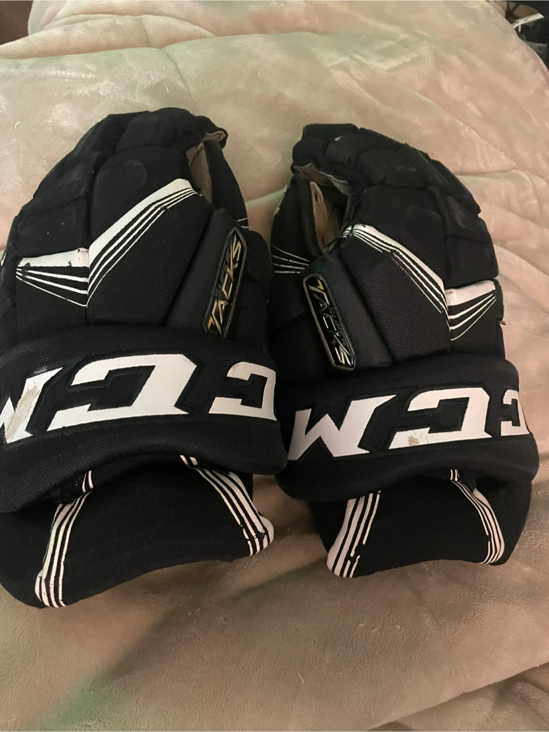 CCM Tacks Hockey Gloves