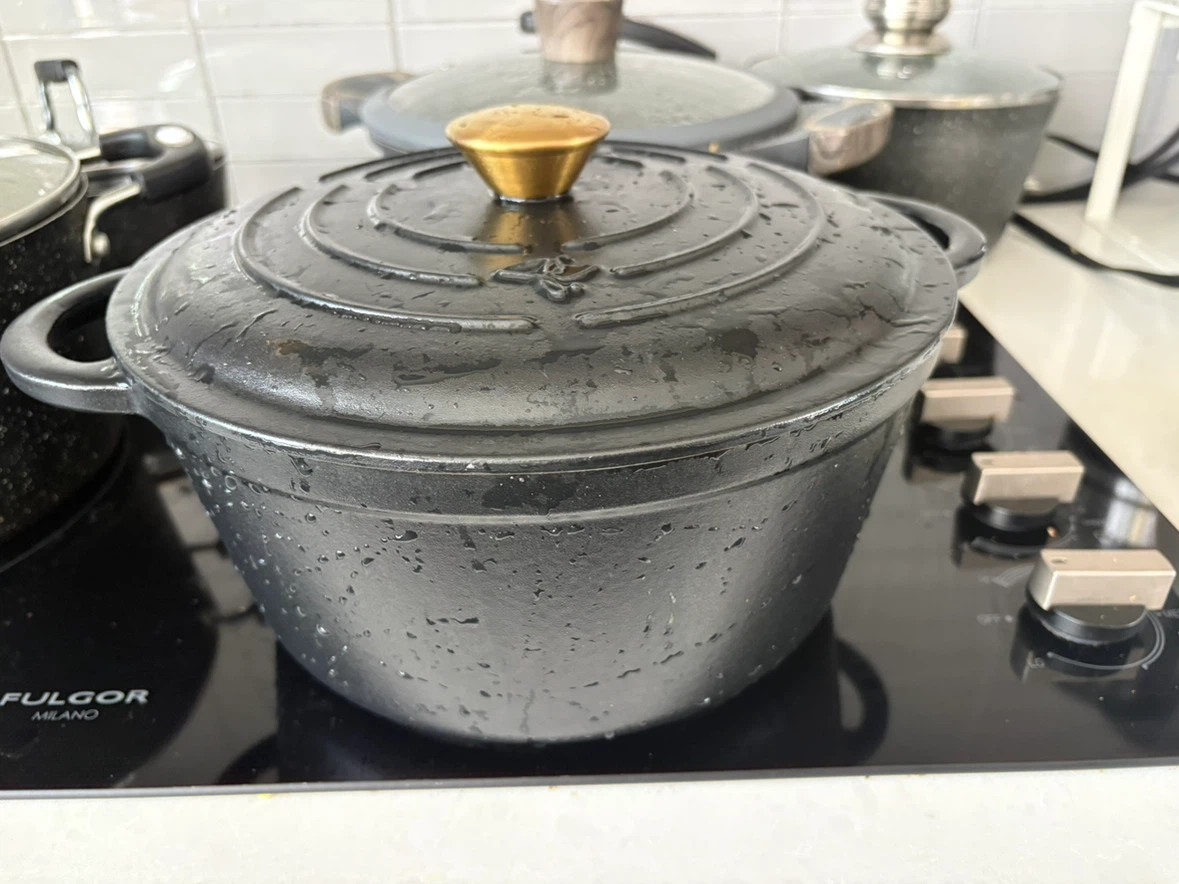 Black Enamelled Cast Iron Dutch Oven