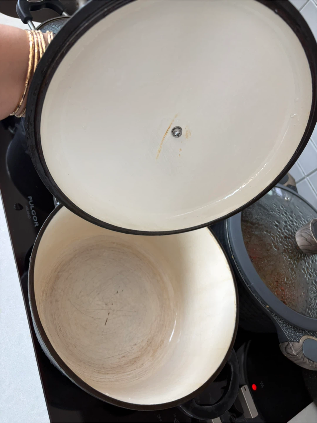 Black Enamelled Cast Iron Dutch Oven - photo 4