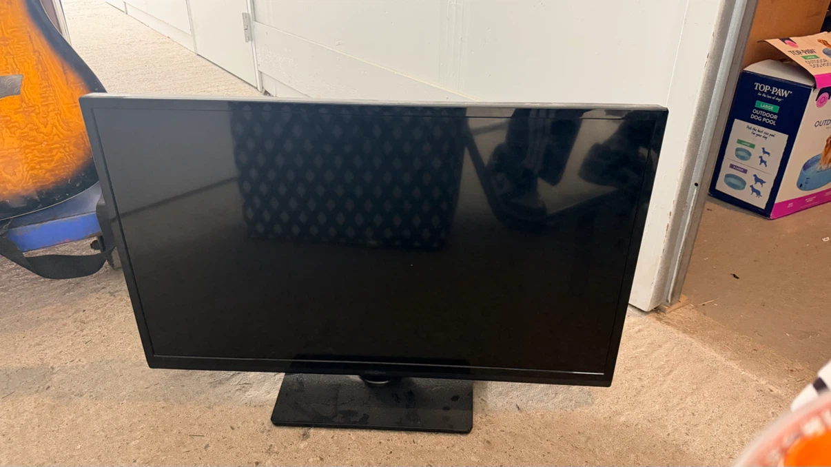 Insignia 32-inch LED TV