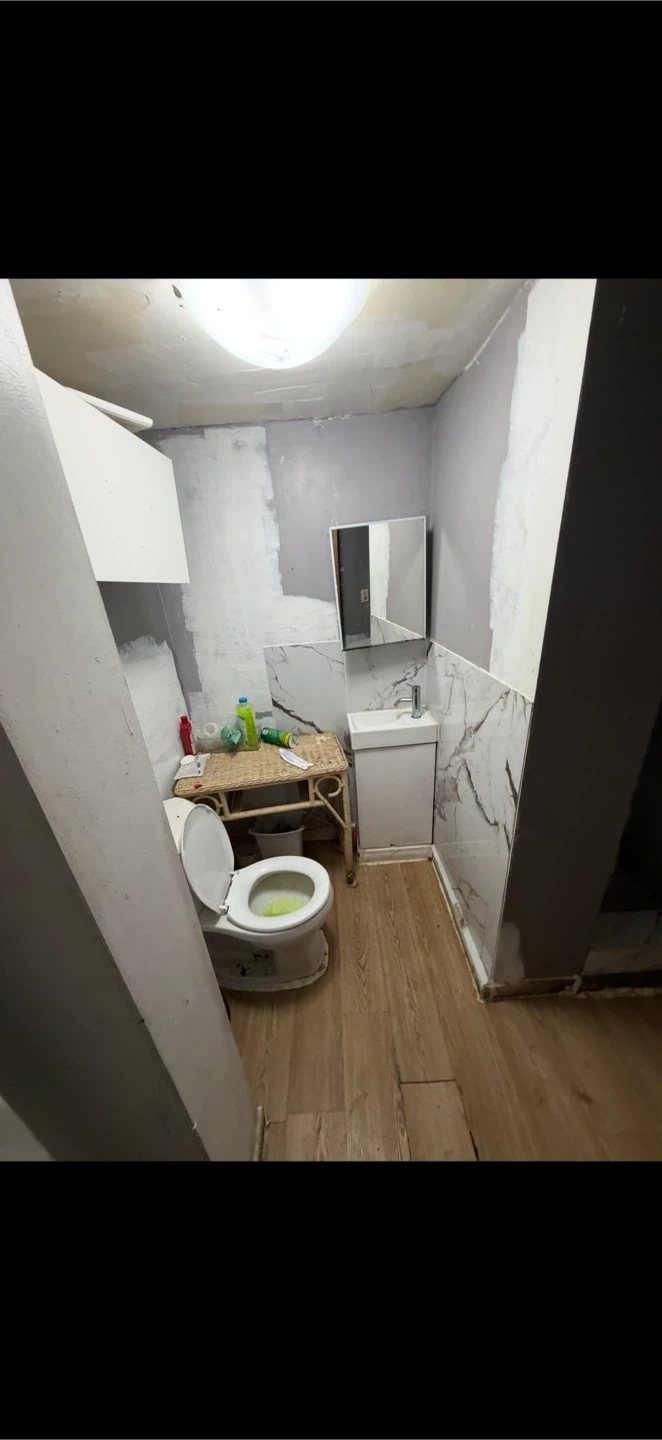 Furnished Basement Room For Rent ($750) (King Street West) - photo 3