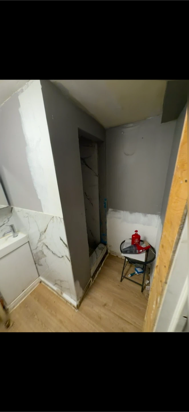 Furnished Basement Room For Rent ($750) (King Street West) - photo 4