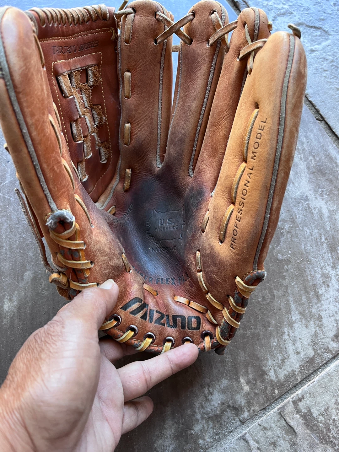 Mizuno Professional Model Baseball Glove - photo 2