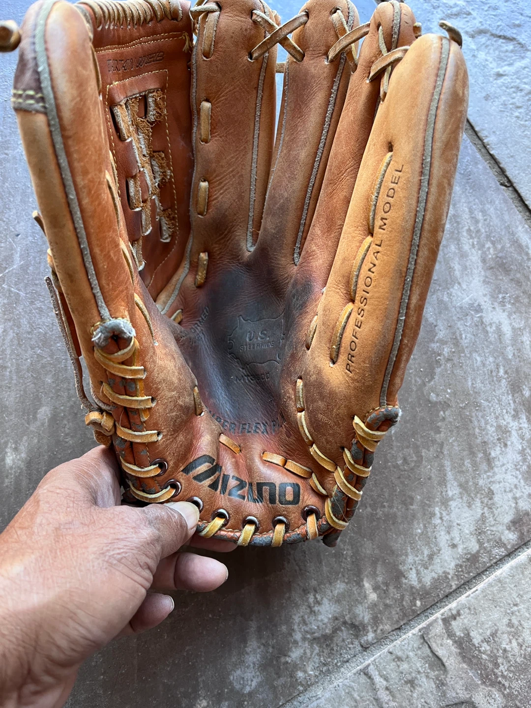 Mizuno Professional Model Baseball Glove - photo 3