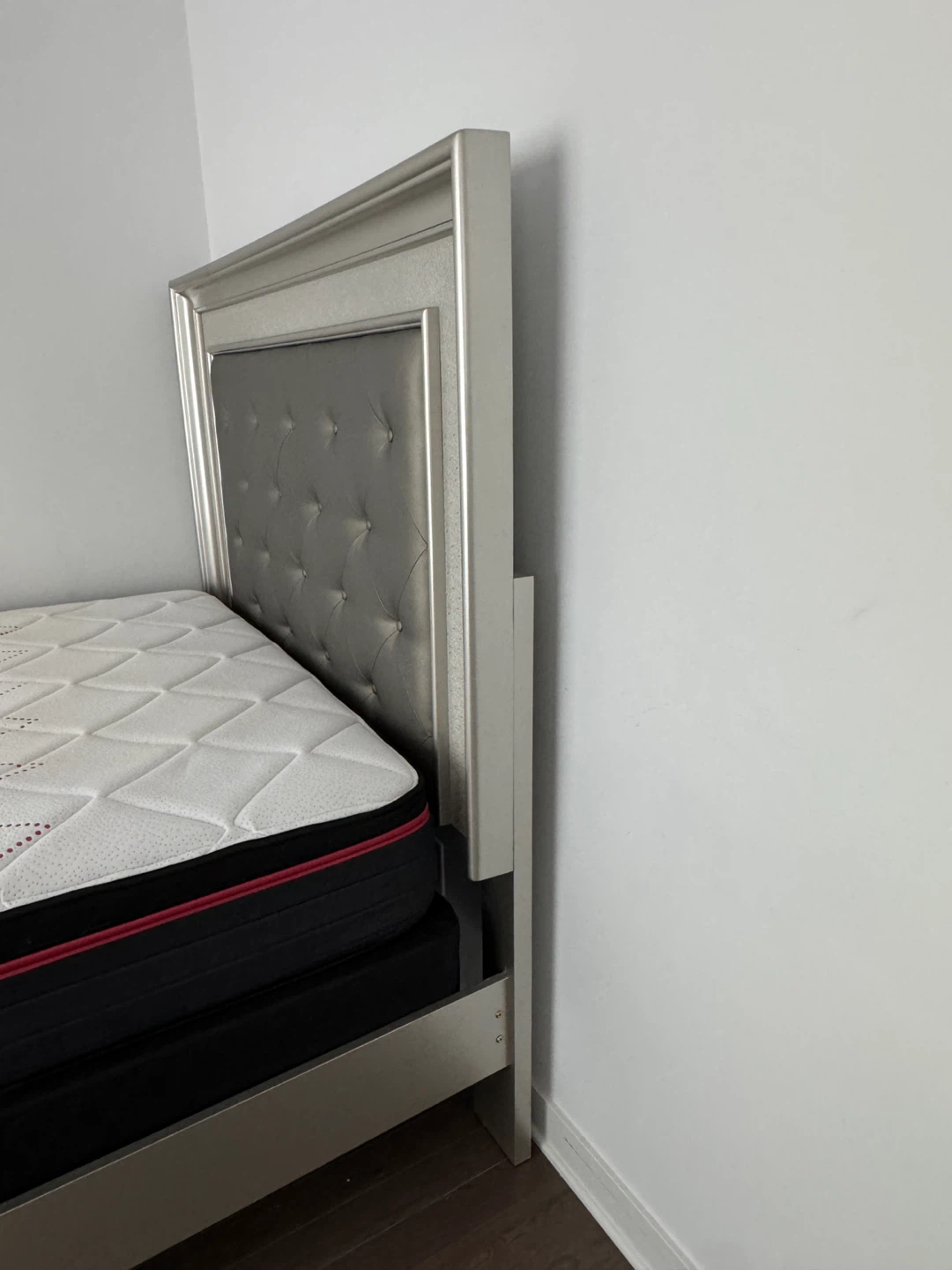 Silver tufted bed frame with matching nightstand - photo 4