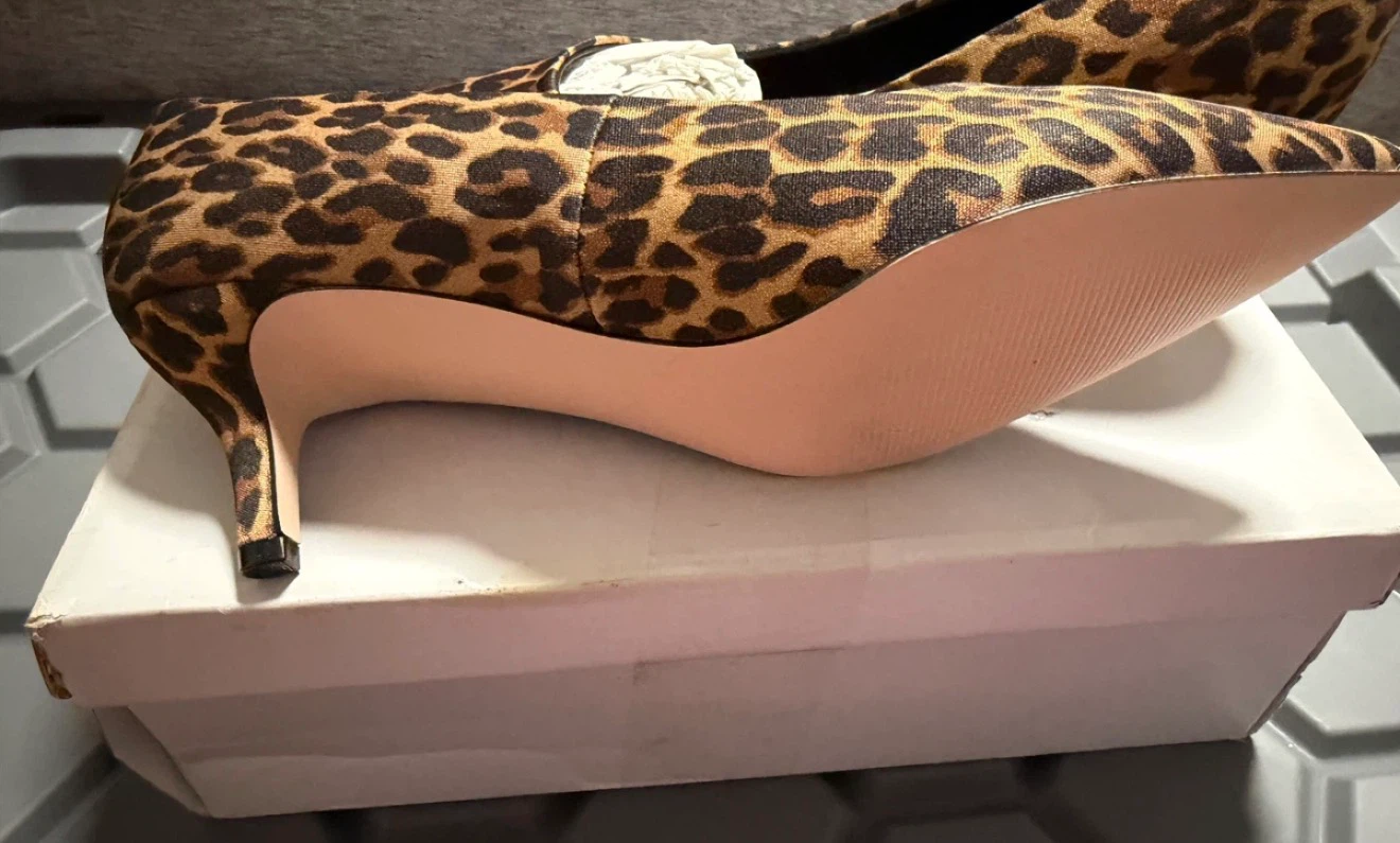 find. Leopard Print Kitten Heels Size 10 - photo 3