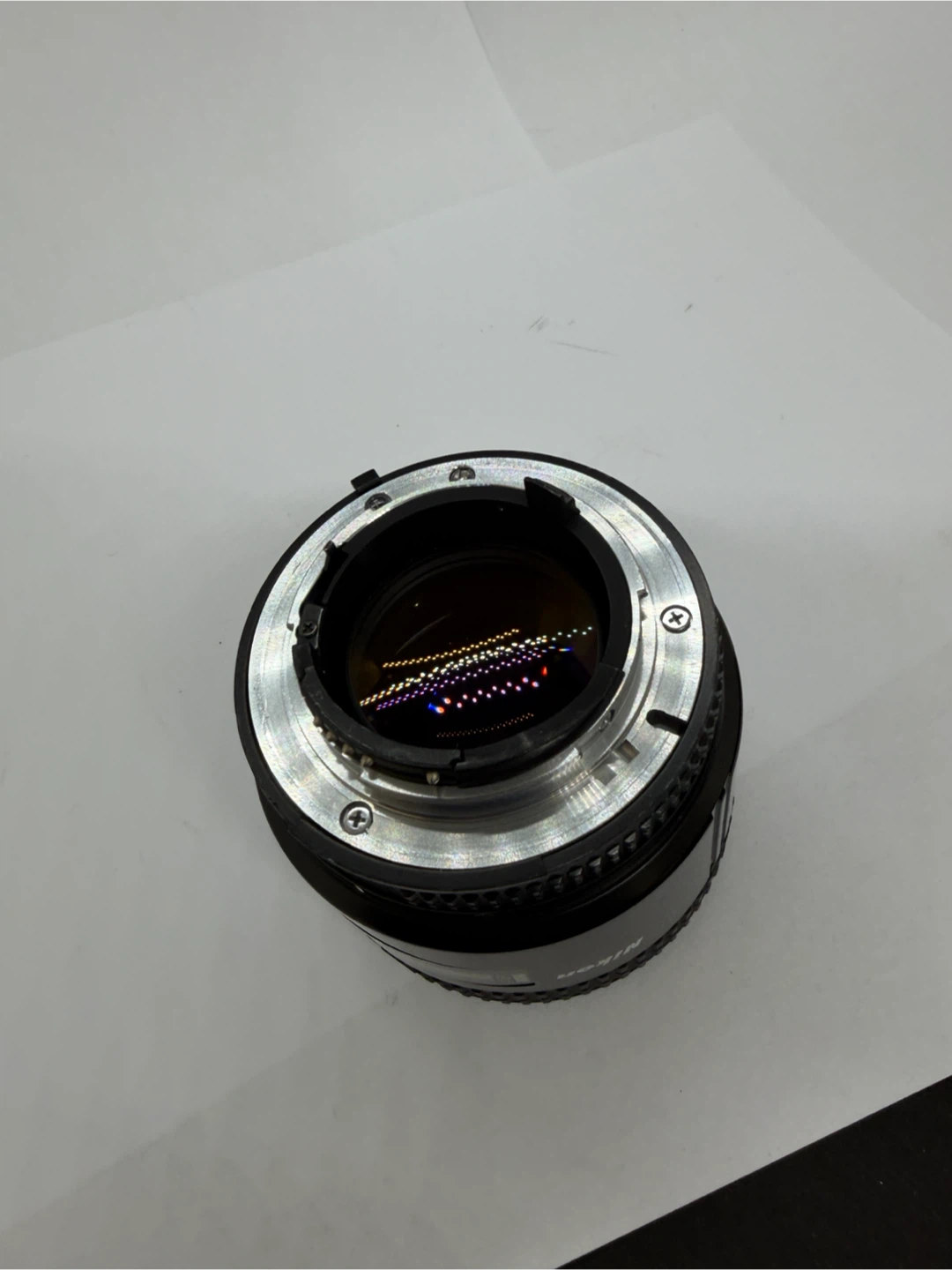Nikon AF Nikkor 85mm f/1.8 lens