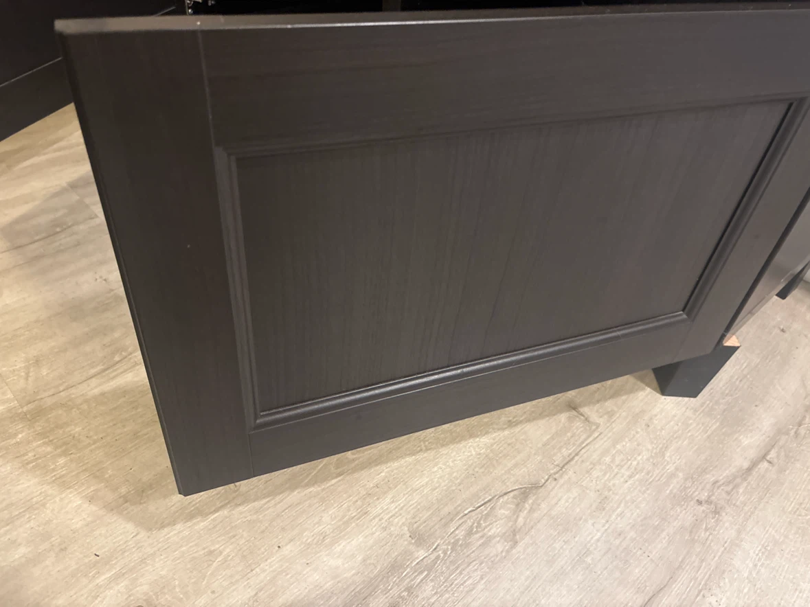 Tv stand one leg needs to be tightened and 1 door loose - photo 3