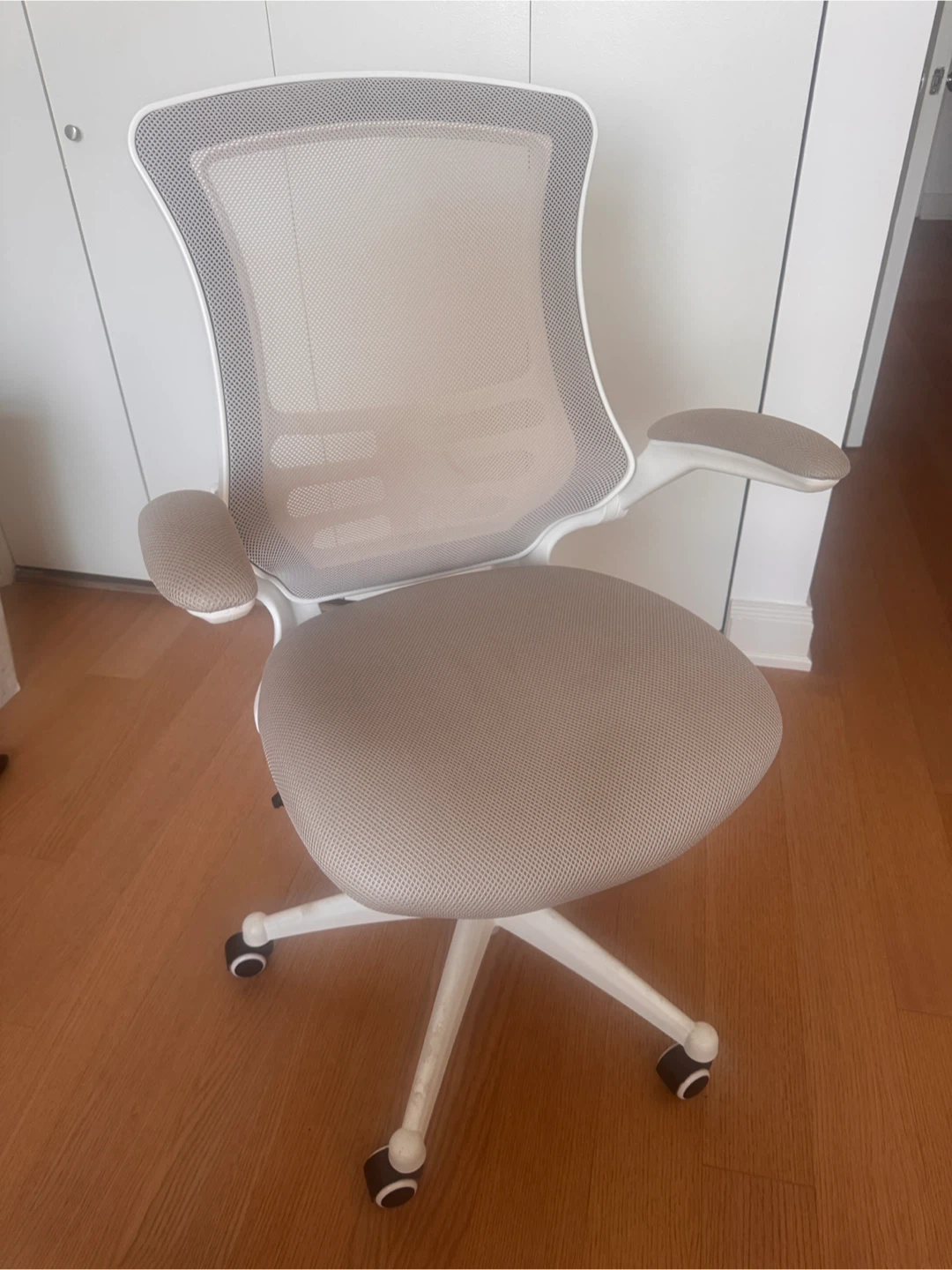 Ergonomic Office Chair - Like BRAND NEW - photo 2