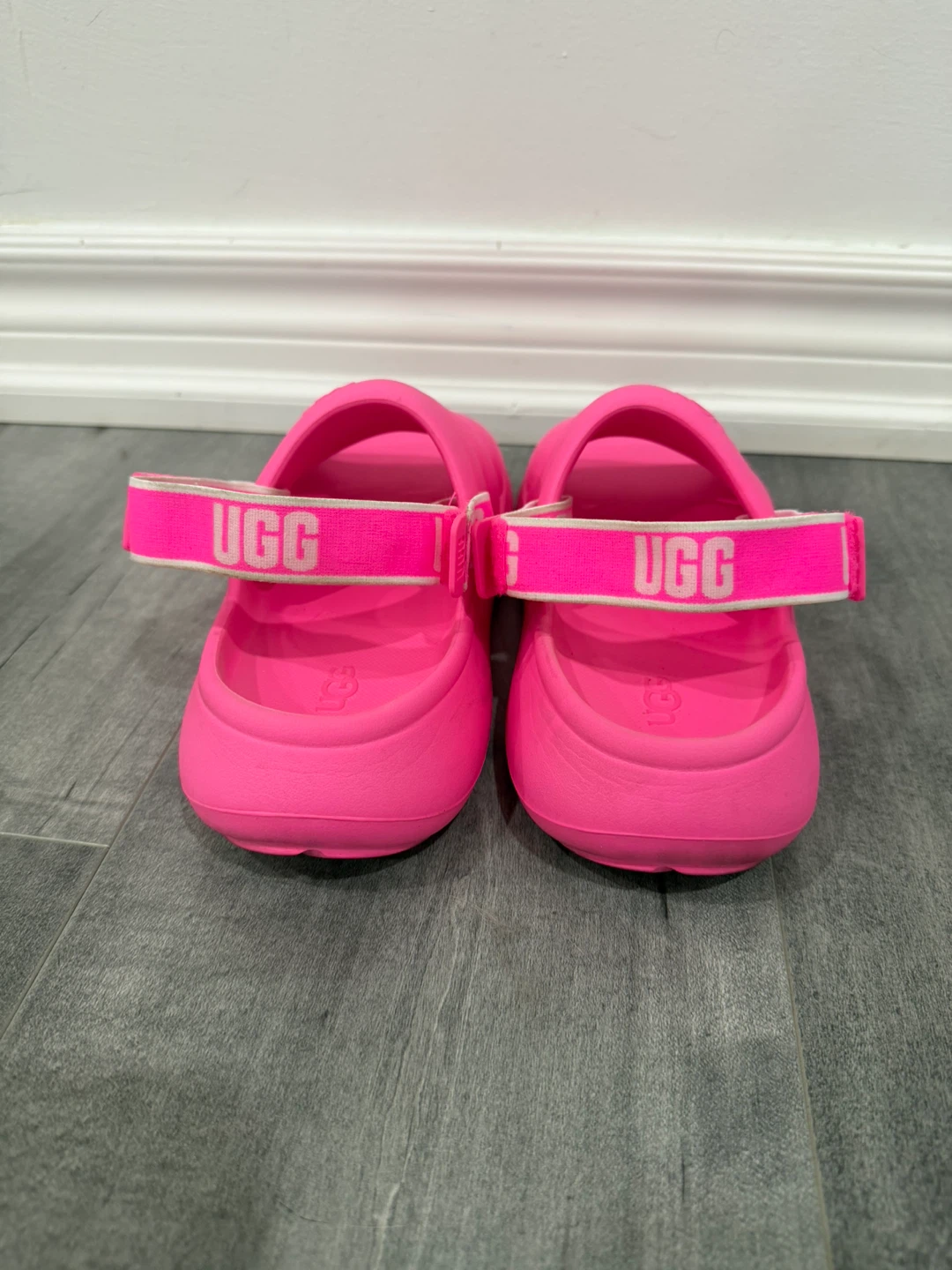 UGG Pink Foam Sandals - photo 3