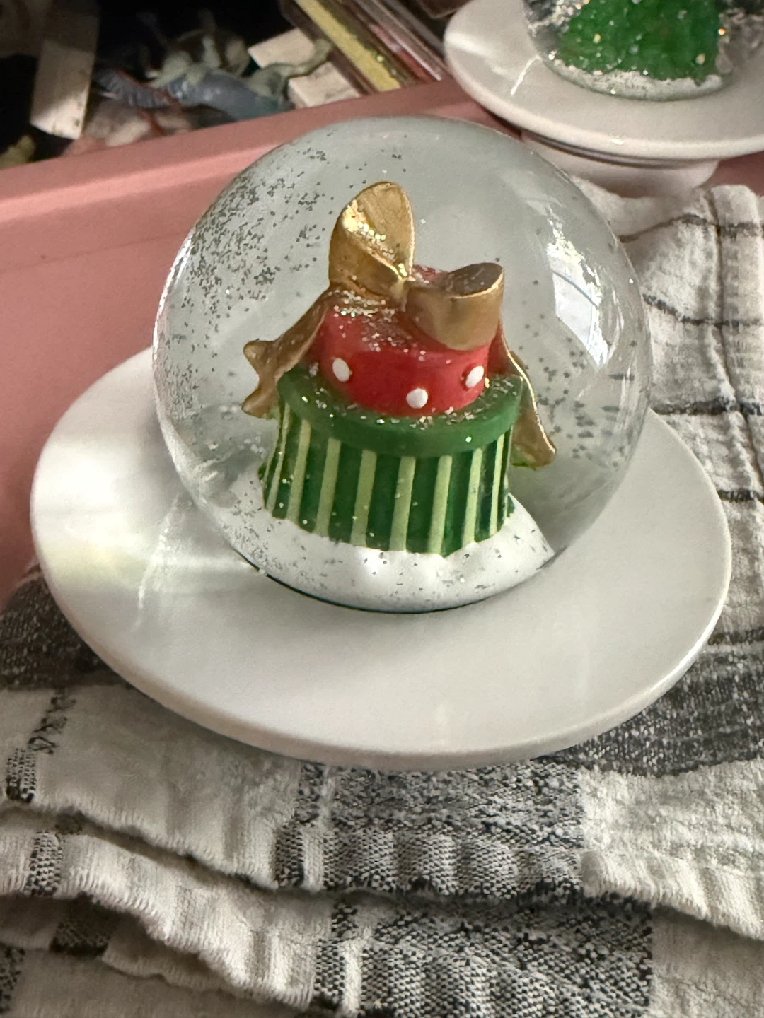 Set of four assorted Christmas snow globes - photo 3