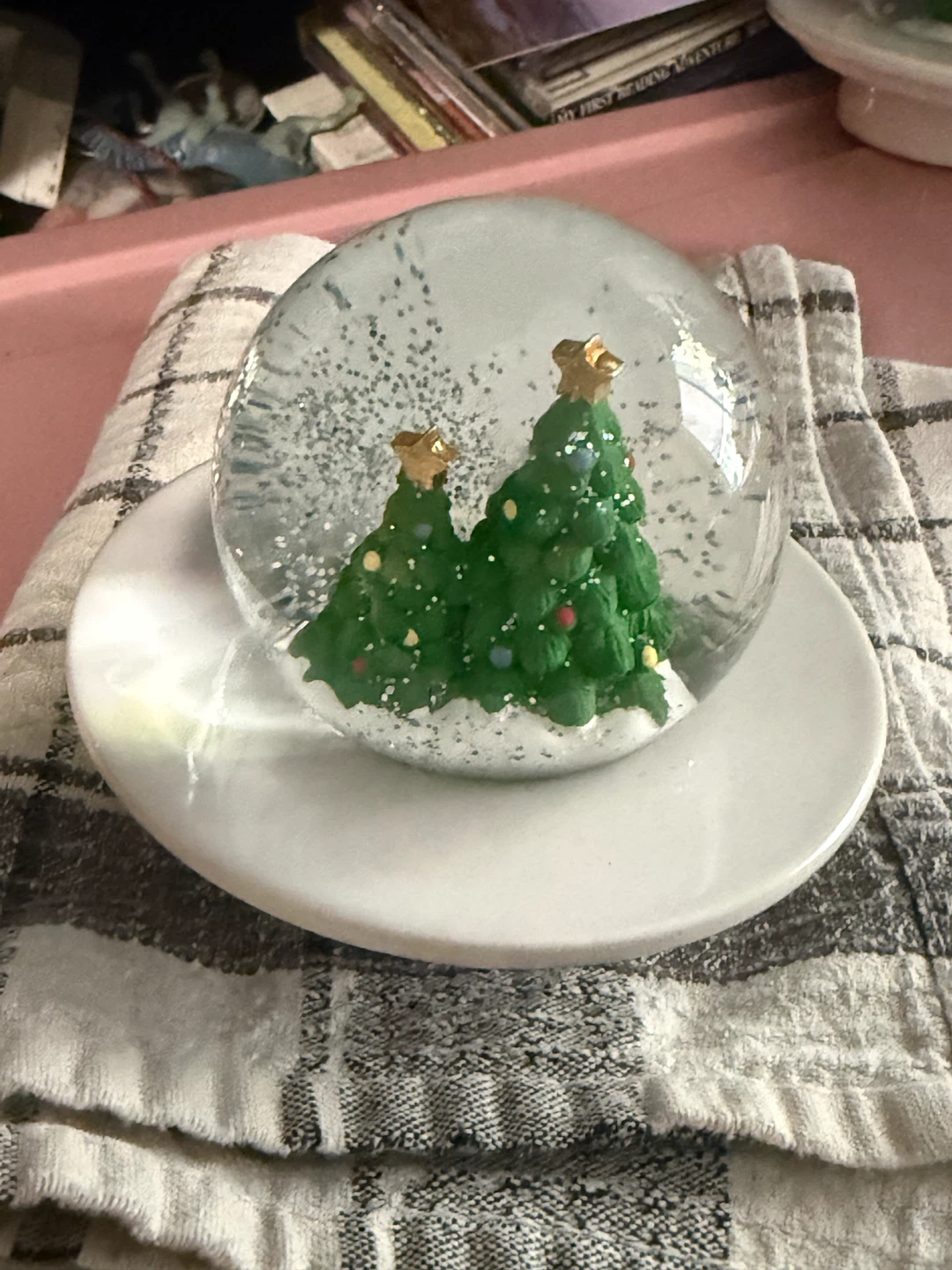 Set of four assorted Christmas snow globes - photo 4