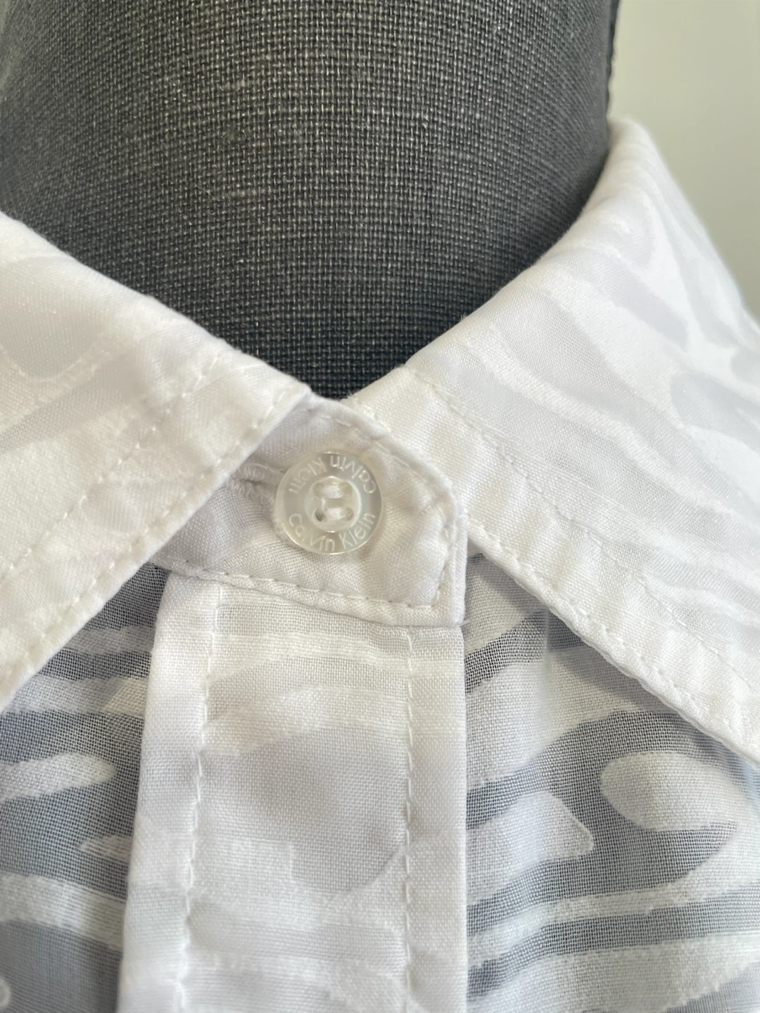 Calvin Klein White Zebra Pattern Shirt Medium - photo 5