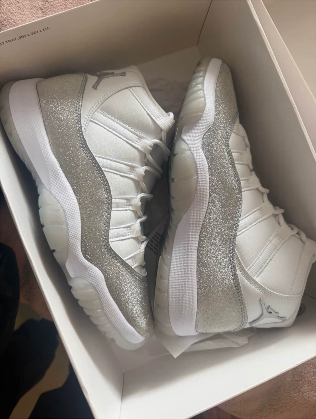Air Jordan 11 Retro Metallic Silver - photo 2